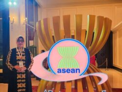 Rektor Umitra Armalia Reny, Menerima Penghargaan Internasional, Most Out standing Women Enterpreneur ASEAN di Kamboja