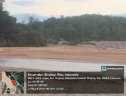 Ngeri Kali..! Diduga 5 Aktivitas PETI Desa Logas Beroperasi Dipinggir Jalan, Lapor Personel Polsek Singingi Tangkap Pelakunya.