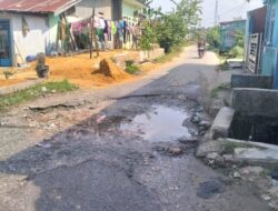 Bikin Resah, Jalan Sukadamai Pangkalan Kerinci Rusak dan Berlubang 