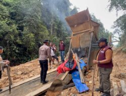 Polsek Singingi Bergerak Cepat, Memusnakan Box (Penyaring Pasir) Yang Tidak Beraktivitas Lagi