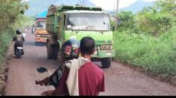 Jalan Licin dan Rusak Akibat Aktivitas Tambang di Moncongloe Bulu, Warga Minta APH Bertindak
